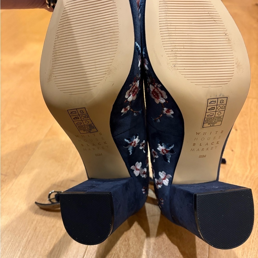 White House black market Bethany blue suede embroidered shoes 8.5 - Picture 8 of 10